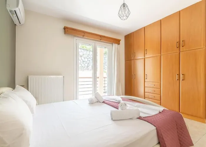 Lovely Maisonette In The Village