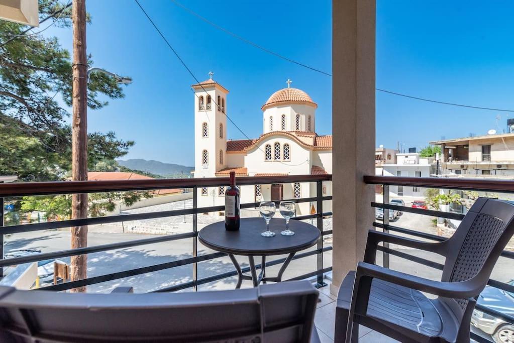 Lovely Maisonette In The Village Apartment