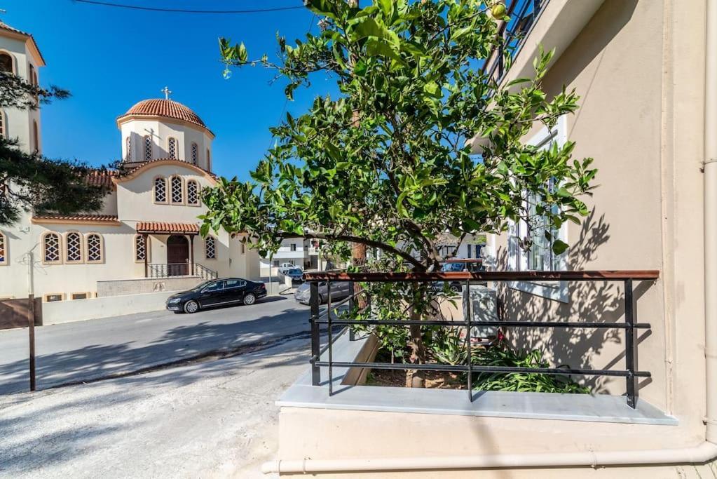 Lovely Maisonette In The Village Apartment