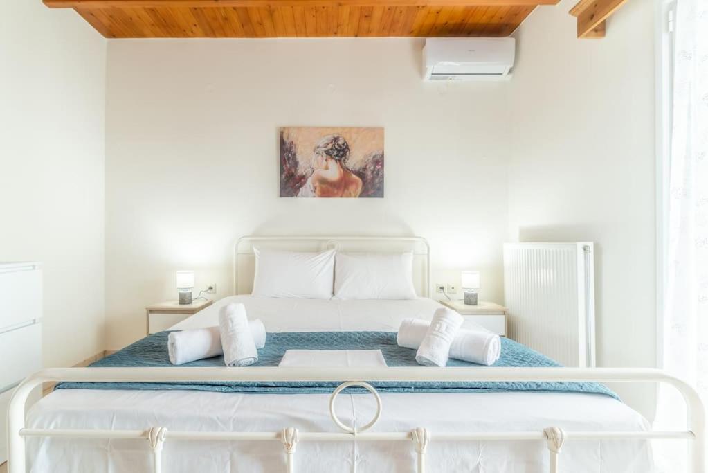 Lovely Maisonette In The Village Apartment